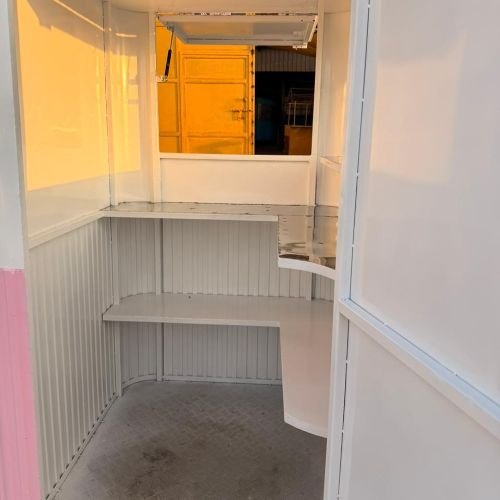 KIOSK AND TRAILERS